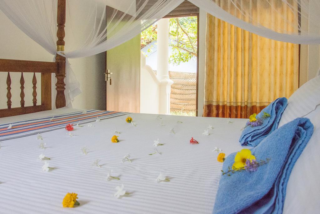 Garden Inn Мирисса Экстерьер фото