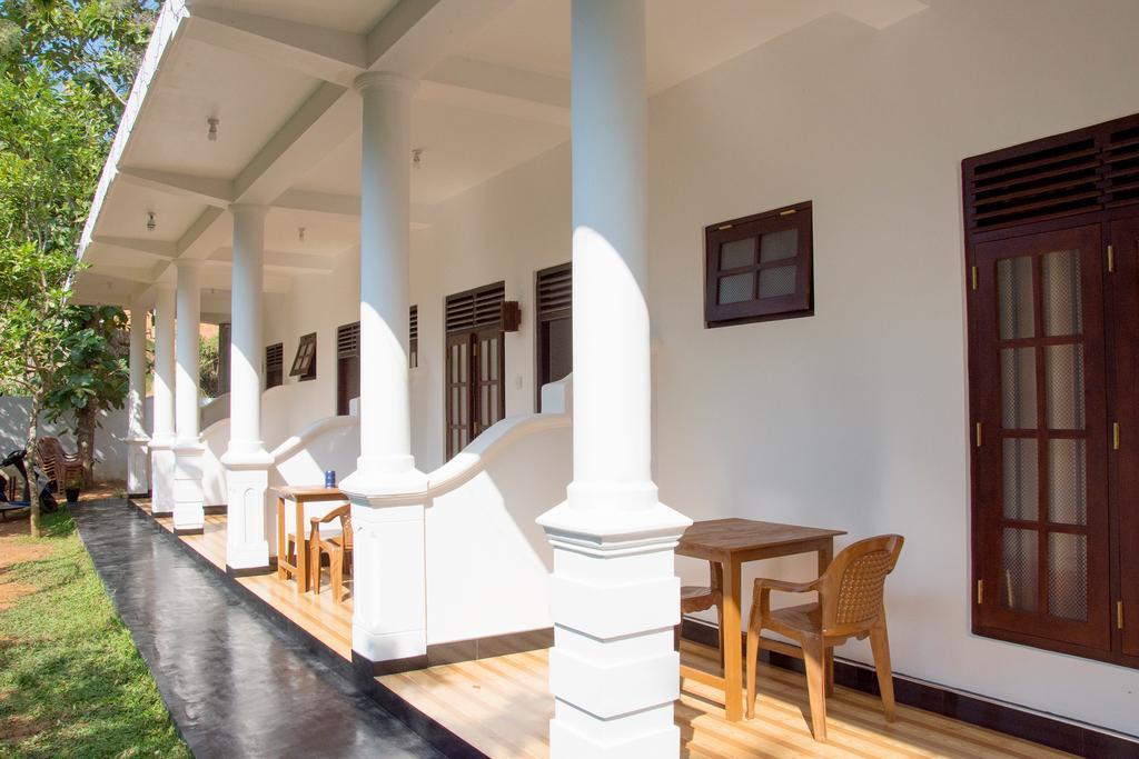 Garden Inn Мирисса Экстерьер фото